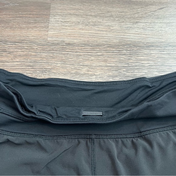 Lululemon Speed Up Shorts Black Size 8 Mid-Rise Running Athletic Workout Sporty - Picture 2 of 6